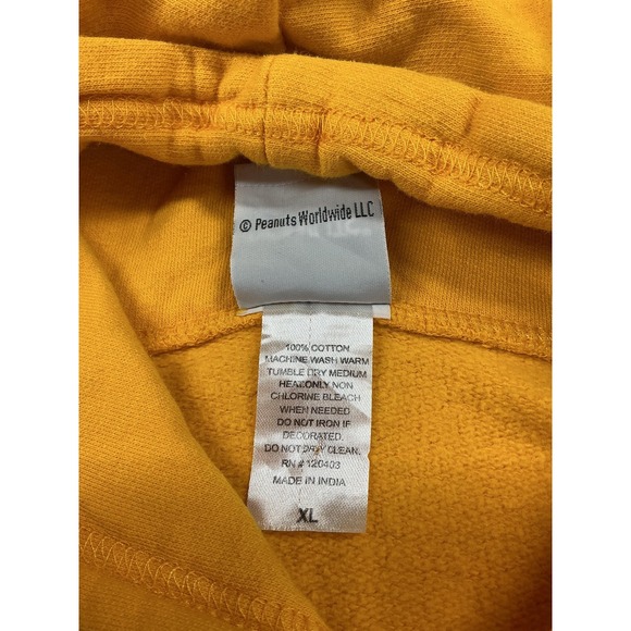 Peanuts Cedar Fair Hoodie Mens XL Yellow Charlie Brown Zig Zag Pullover Pockets - Picture 3 of 11